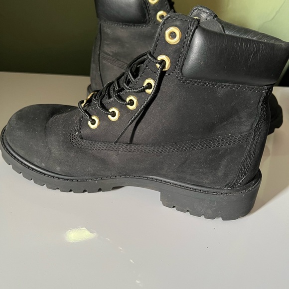 RARE Timberland black and gold boots size 5 - Picture 2 of 5